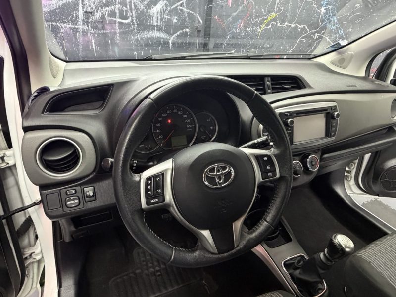 TOYOTA YARIS 1.3 VVTI 100 DYNAMIC 2014