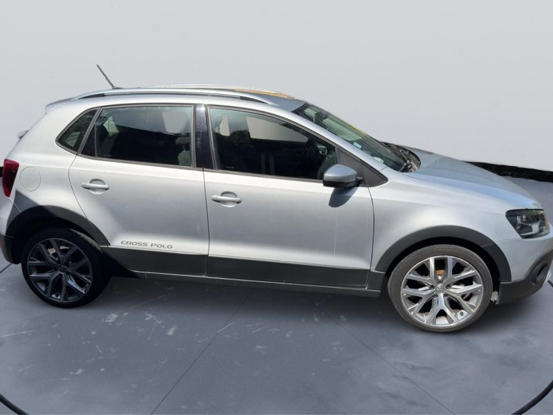 VOLKSWAGEN POLO 1.2 TSI 90 CROSS DSG 