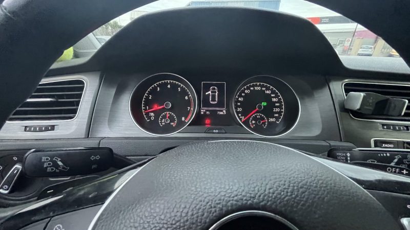VOLKSWAGEN GOLF VII 1.4 TSI 140CH CONFORTLINE DSG7 