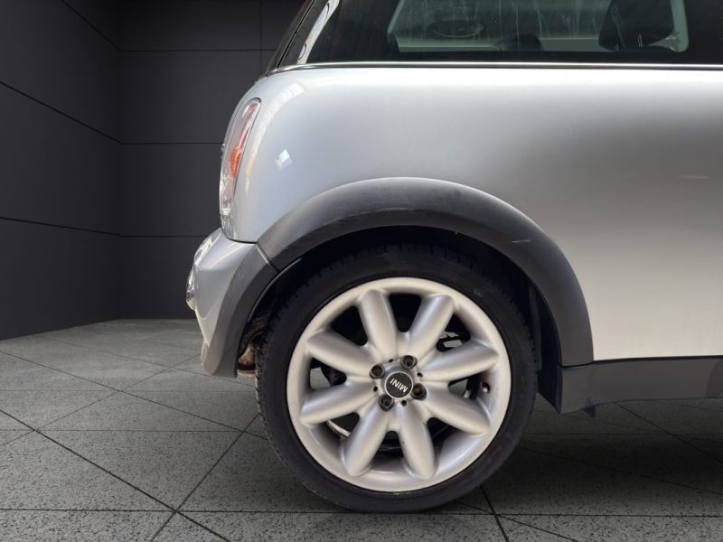 MINI COOPER 1.6 116CH 1ERE MAIN