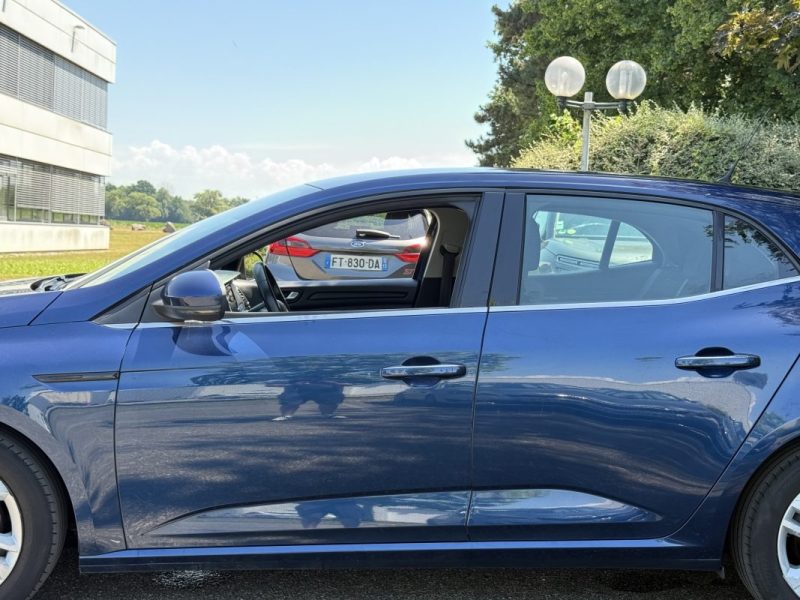 RENAULT Megane IV 1.5 dCi 115ch Business Garantie 6 Mois
