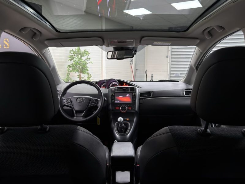 Toyota Verso (2) 132 VVT-i - Design - 1ère Main