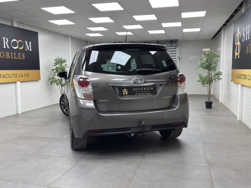 Toyota Verso (2) 132 VVT-i - Design - 1ère Main