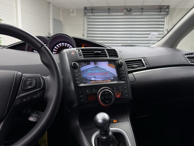 Toyota Verso (2) 132 VVT-i - Design - 1ère Main