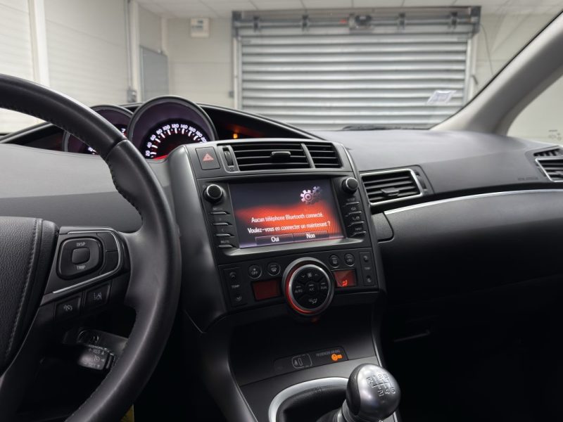 Toyota Verso (2) 132 VVT-i - Design - 1ère Main