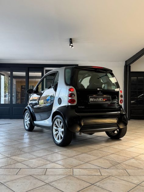 SMART FORTWO PURE 61 CV - MHD - Moteur à Chaîne - Garantie 12 mois ou 15.000km - Boite Auto