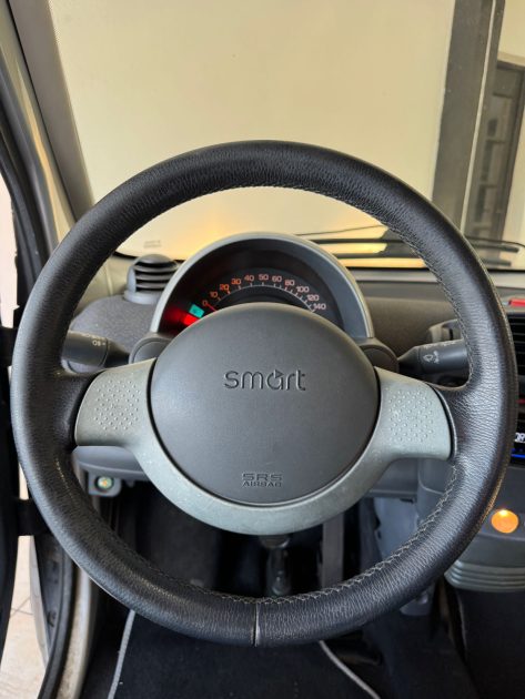 SMART FORTWO PURE 61 CV - MHD - Moteur à Chaîne - Garantie 12 mois ou 15.000km - Boite Auto
