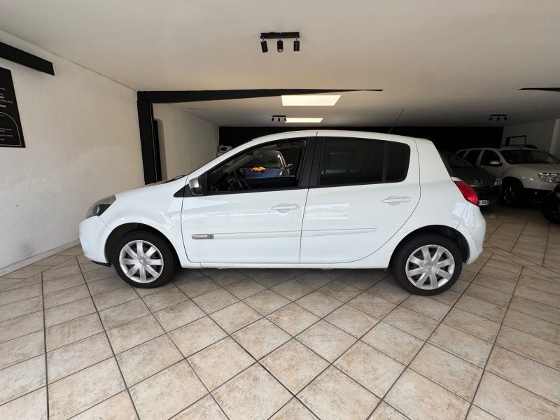 RENAULT CLIO 3 TOMTOM 1.2 16V 2011 – Distribution neuve – CT OK – Garantie 12 mois ou 15 000 km