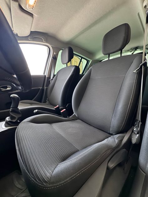 RENAULT CLIO 3 TOMTOM 1.2 16V 2011 – Distribution neuve – CT OK – Garantie 12 mois ou 15 000 km