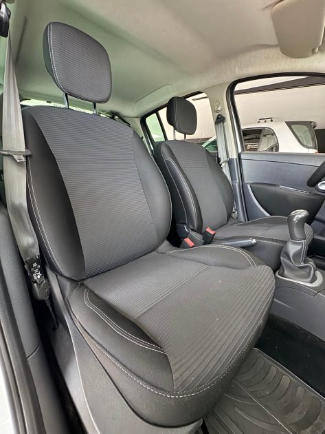 RENAULT CLIO 3 TOMTOM 1.2 16V 2011 – Distribution neuve – CT OK – Garantie 12 mois ou 15 000 km