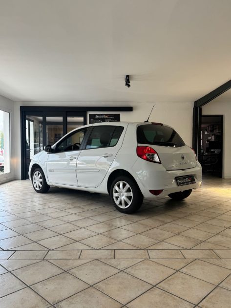 RENAULT CLIO 3 TOMTOM 1.2 16V 2011 – Distribution neuve – CT OK – Garantie 12 mois ou 15 000 km