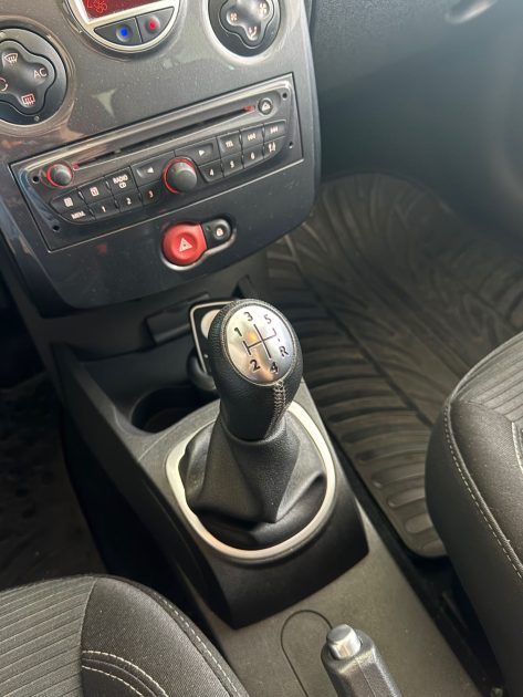 RENAULT CLIO 3 TOMTOM 1.2 16V 2011 – Distribution neuve – CT OK – Garantie 12 mois ou 15 000 km