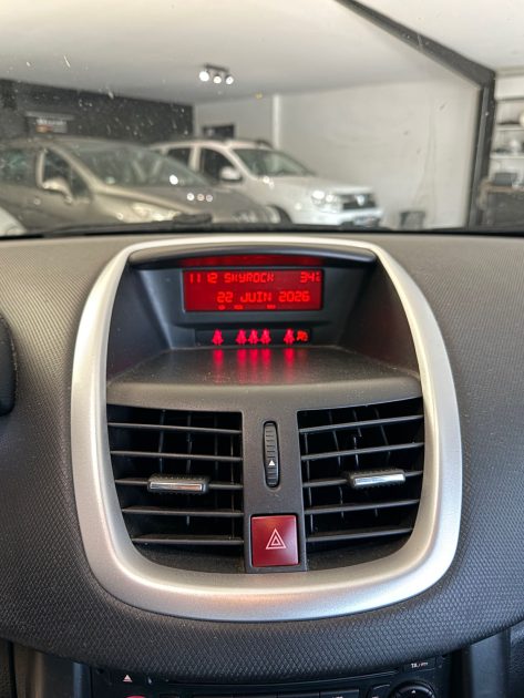 PEUGEOT 207 TRENDY 1.4 HDi 2010 – Entretien effectué – CT OK – Garantie 12 mois ou 15 000 km