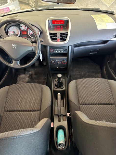 PEUGEOT 207 TRENDY 1.4 HDi 2010 – Entretien effectué – CT OK – Garantie 12 mois ou 15 000 km