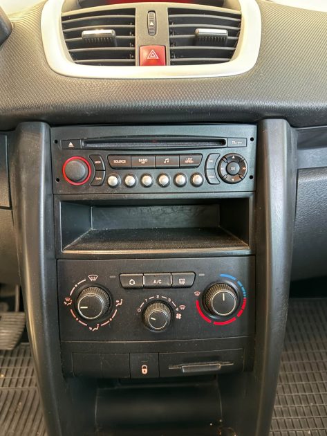 PEUGEOT 207 TRENDY 1.4 HDi 2010 – Entretien effectué – CT OK – Garantie 12 mois ou 15 000 km