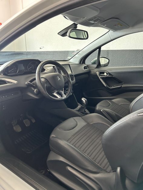 PEUGEOT 208 ALLURE 1.2 VTI 82