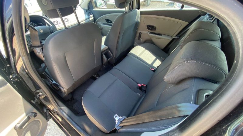 RENAULT Megane - 1.6 TomTom Edition 100ch essence