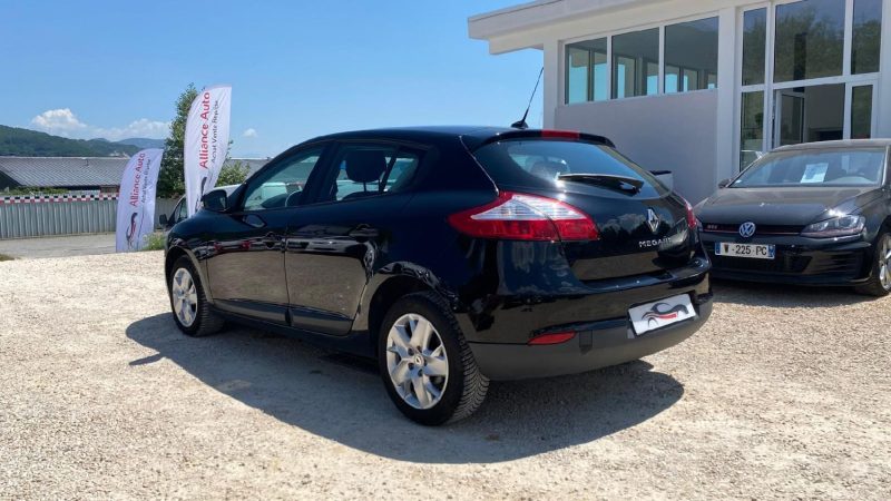 RENAULT Megane - 1.6 TomTom Edition 100ch essence