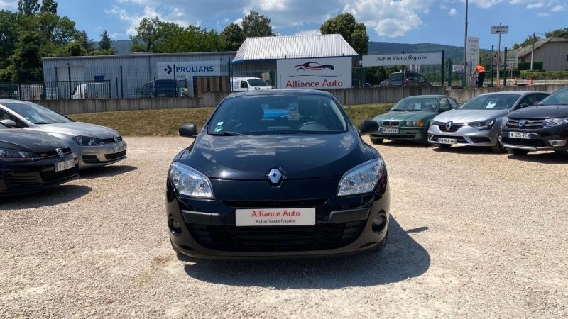RENAULT Megane - 1.6 TomTom Edition 100ch essence