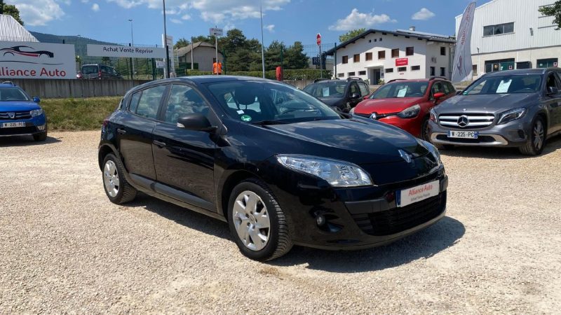 RENAULT Megane - 1.6 TomTom Edition 100ch essence