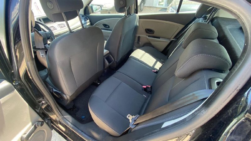 RENAULT Megane - 1.6 TomTom Edition 100ch essence