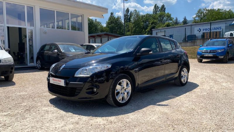 RENAULT Megane - 1.6 TomTom Edition 100ch essence