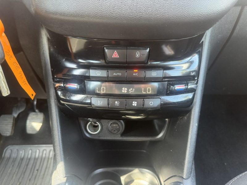 PEUGEOT 208 1.2 PURE TECH 82 ACTIVE 2016