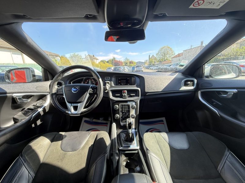 VOLVO V40 T2 120CH START&STOP KINETIC 2014