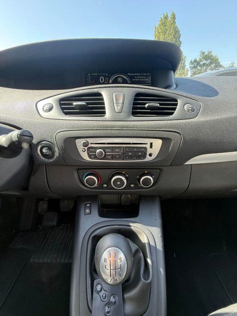 RENAULT SCENICIII 1.5 DCI 110 AUTHENTIQUE 2013
