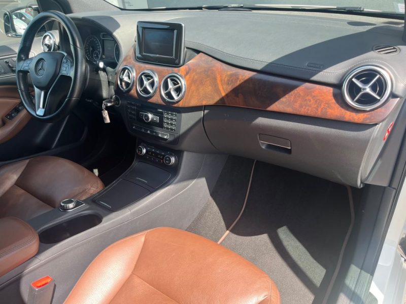 MERCEDES CLASSE B B200 CDI 136Ch FASCINATION- Full Option - Toit Ouvrant - Caméra de recul 