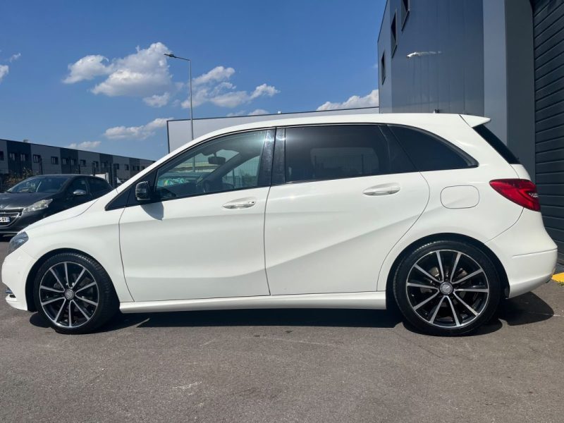 MERCEDES CLASSE B B200 CDI 136Ch FASCINATION- Full Option - Toit Ouvrant - Caméra de recul 