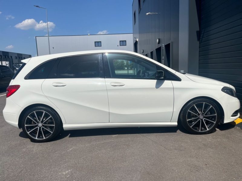 MERCEDES CLASSE B B200 CDI 136Ch FASCINATION- Full Option - Toit Ouvrant - Caméra de recul 