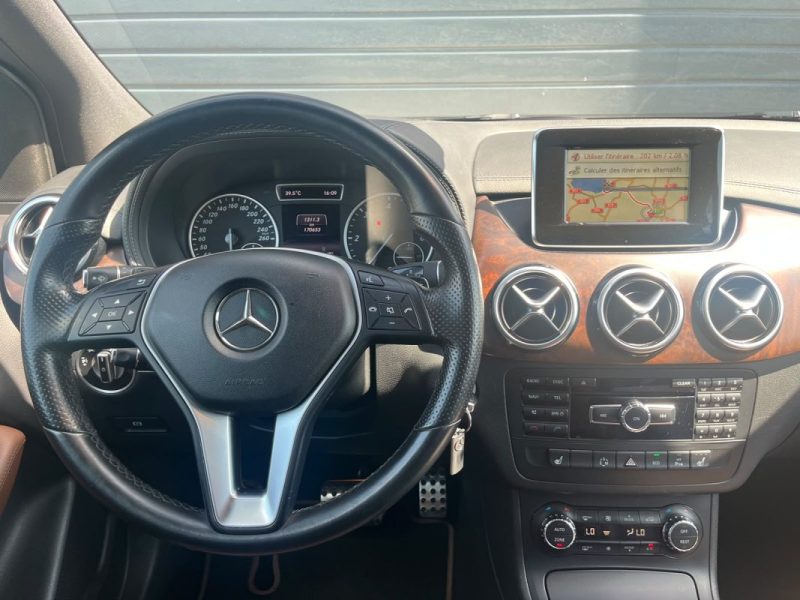 MERCEDES CLASSE B B200 CDI 136Ch FASCINATION- Full Option - Toit Ouvrant - Caméra de recul 