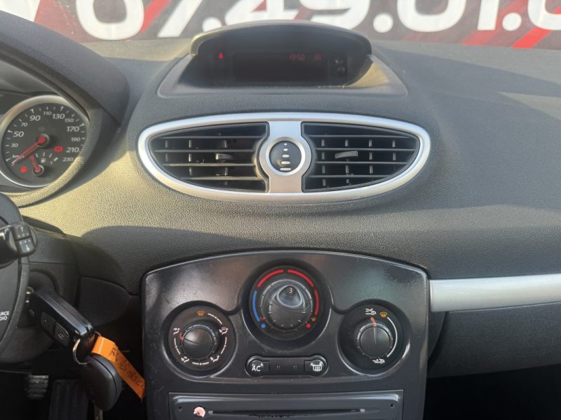 RENAULT CLIO III GRANDTOUR  1.5 DCI (KR0F) 2010
