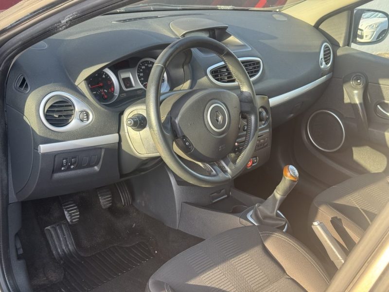 RENAULT CLIO III GRANDTOUR  1.5 DCI (KR0F) 2010