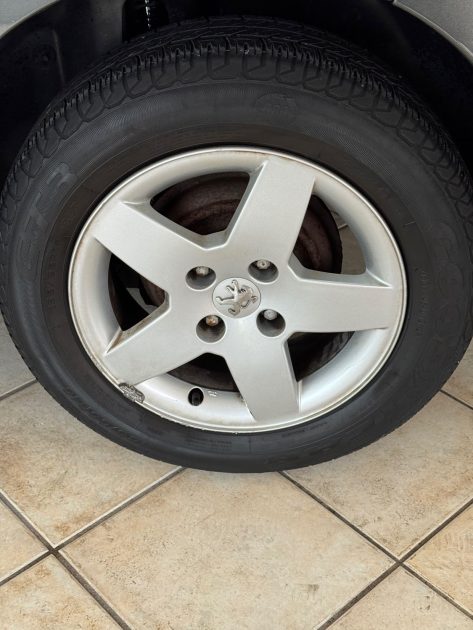 PEUGEOT 207 1.4i 75cv Urban Style - Embrayage Neuf - Distribution Neuve - Garantie 12 mois/15.000km