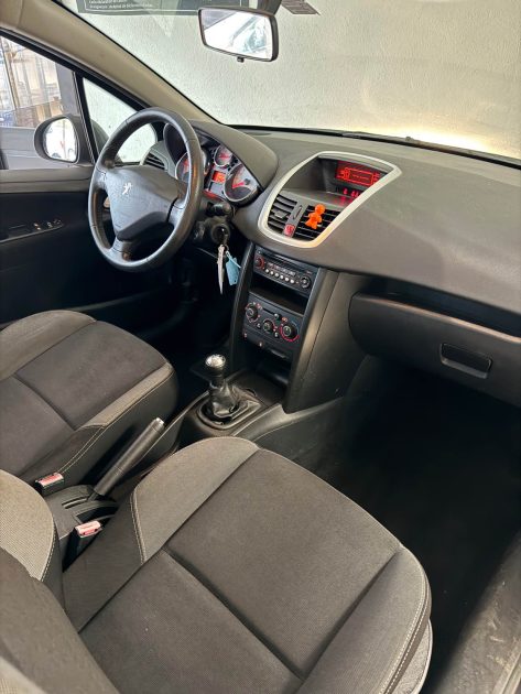 PEUGEOT 207 1.4i 75cv Urban Style - Embrayage Neuf - Distribution Neuve - Garantie 12 mois/15.000km