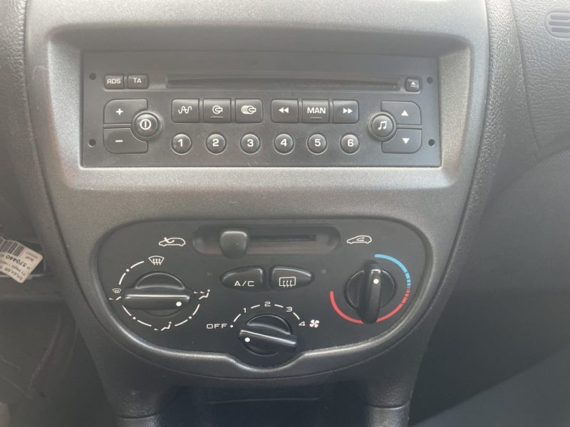 PEUGEOT 206 XT PACK 1.4E - 123000 Km - Contrôle technique OK