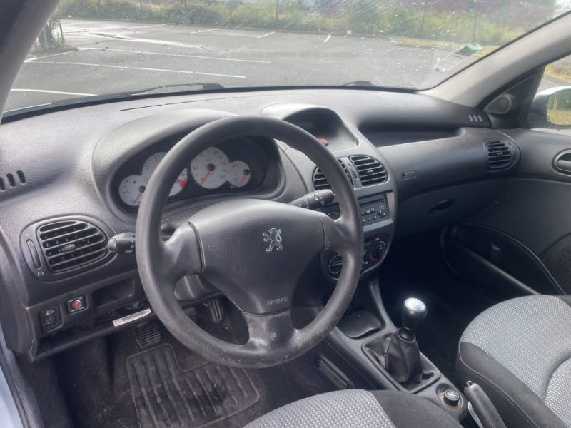 PEUGEOT 206 XT PACK 1.4E - 123000 Km - Contrôle technique OK