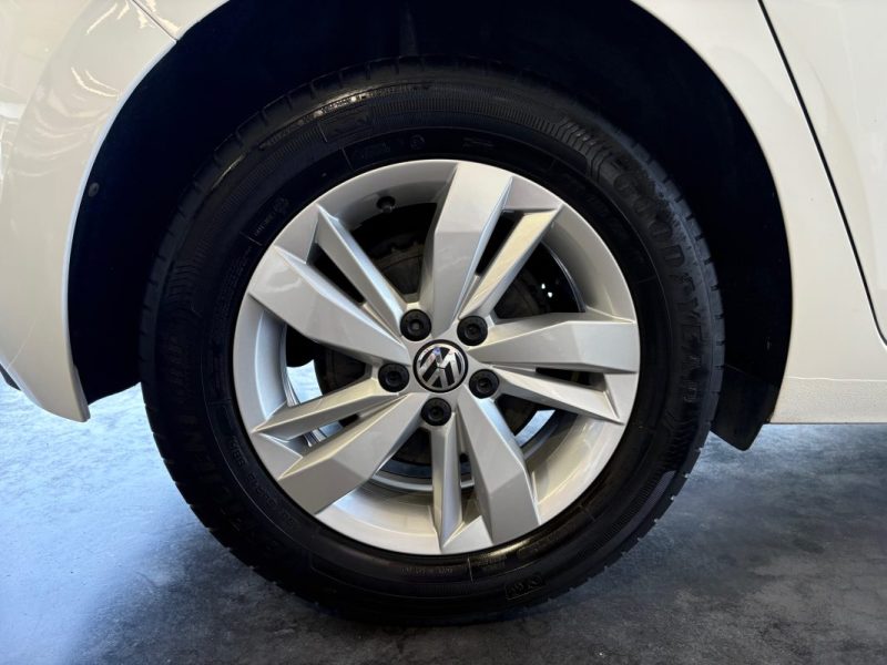 VOLKSWAGEN POLO CONFORTLINE 2018
