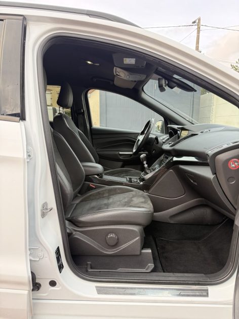 Ford Kuga 2.0 tdci 150ch ST Line Start And Stop 4X2 (Caméra de Recul | Attelage)