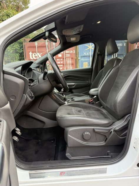 Ford Kuga 2.0 tdci 150ch ST Line Start And Stop 4X2 (Caméra de Recul | Attelage)