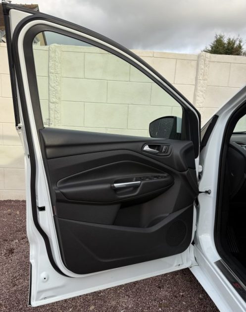 Ford Kuga 2.0 tdci 150ch ST Line Start And Stop 4X2 (Caméra de Recul | Attelage)