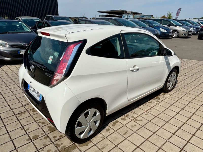 TOYOTA AYGO II 1.0 VVTI X-PLAY 