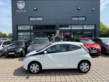 TOYOTA AYGO II 1.0 VVTI X-PLAY 