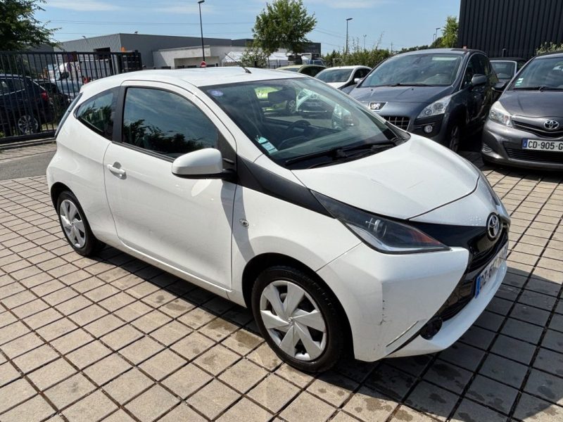 TOYOTA AYGO II 1.0 VVTI X-PLAY 