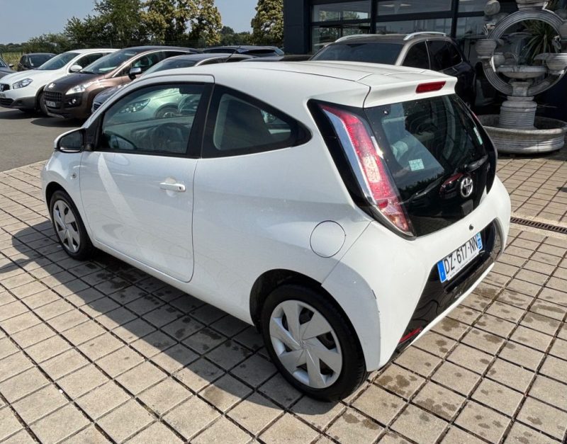 TOYOTA AYGO II 1.0 VVTI X-PLAY 