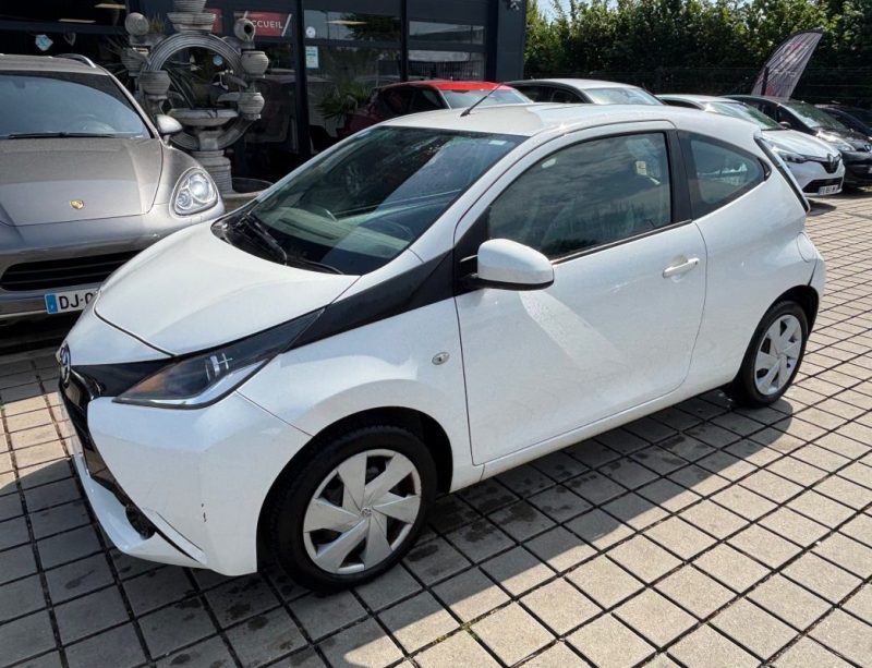 TOYOTA AYGO II 1.0 VVTI X-PLAY 