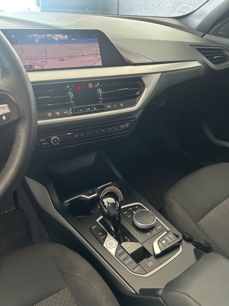 BMW 116DA BUSINESS DESIGN DKG7 CARPLAY / CAMERA