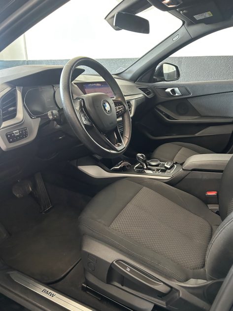 BMW 116DA BUSINESS DESIGN DKG7 CARPLAY / CAMERA